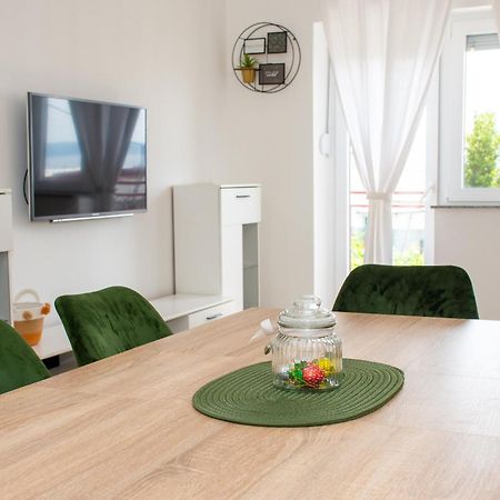 Tomic Apartment Novi Vinodolski Ngoại thất bức ảnh