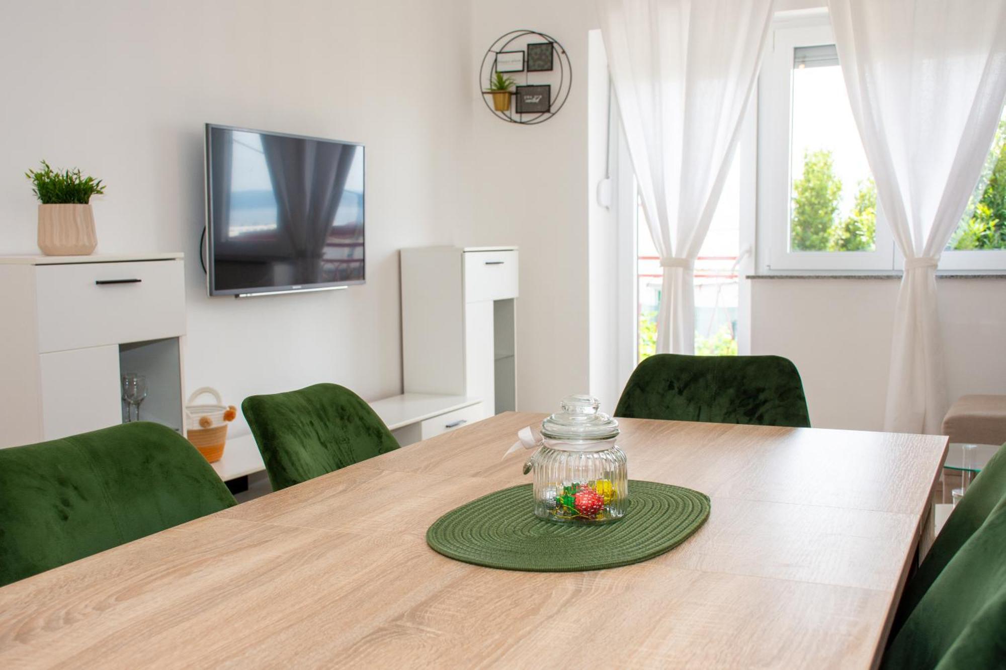 Tomic Apartment Novi Vinodolski Ngoại thất bức ảnh